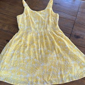 Blu pepper yellow sundress.  Size medium, mini length, elastic at waist.